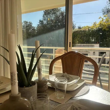 2p A Juan Les Pins : Emplacement Ideal, Parking, Terrasses, Proche Et Commerces - Fr-1-252-188 Daire *