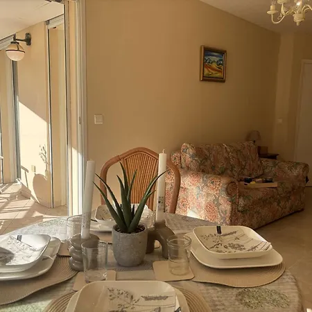 Апартаменты 2p A Juan Les Pins : Emplacement Ideal, Parking, Terrasses, Proche Et Commerces - Fr-1-252-188 Антиб