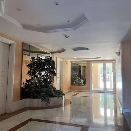 Апартаменты 2p A Juan Les Pins : Emplacement Ideal, Parking, Terrasses, Proche Et Commerces - Fr-1-252-188 Антиб